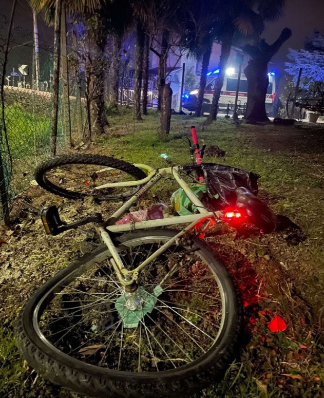 42ENNE INVESTITO IN BICI A CASALE DELLA MADONNA LA SERA DELLA VIGILIA DI NATALE: SI CERCA IL PIRATA DELLA STRADA